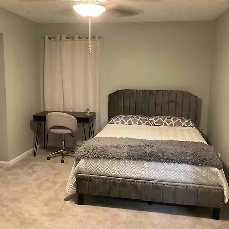 Renovated 3Bedroom 2.5Bath 2 Story House W/ Garage